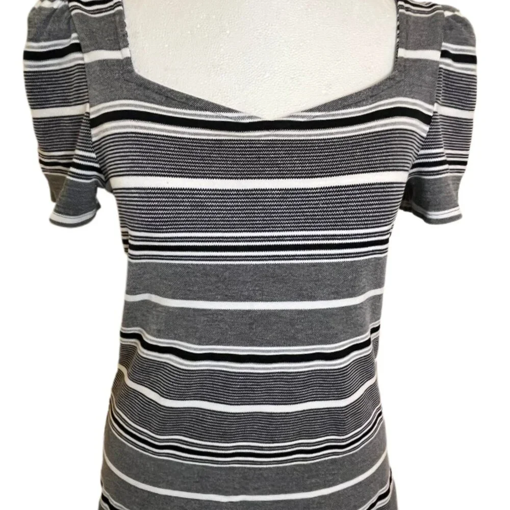 Express Black & White Short Sleeve Striped Tee Shirt Size Medium - Picture 2 of 7